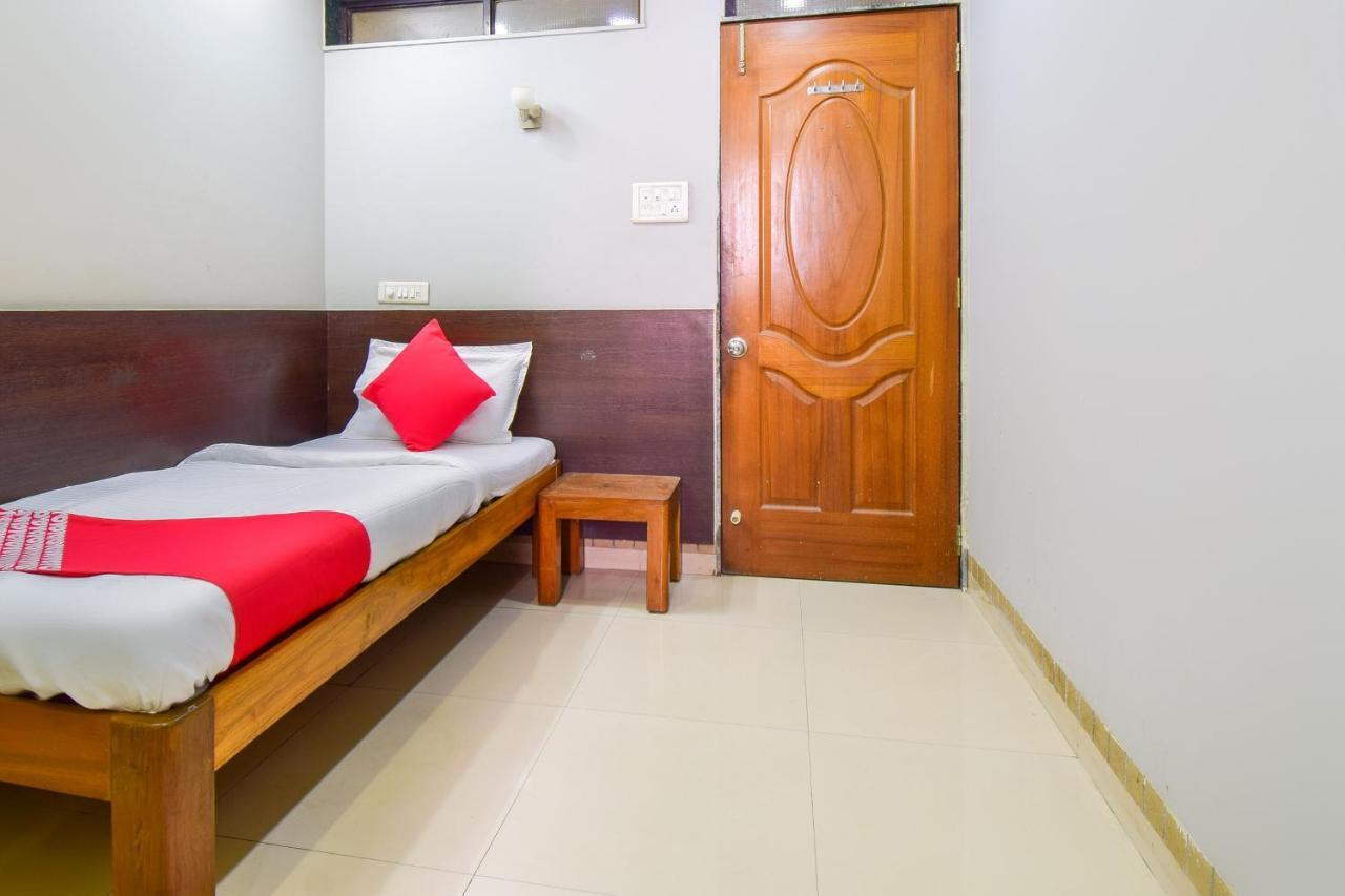 Oyo 67509 Hotel Tukson Narayangaon Exterior foto