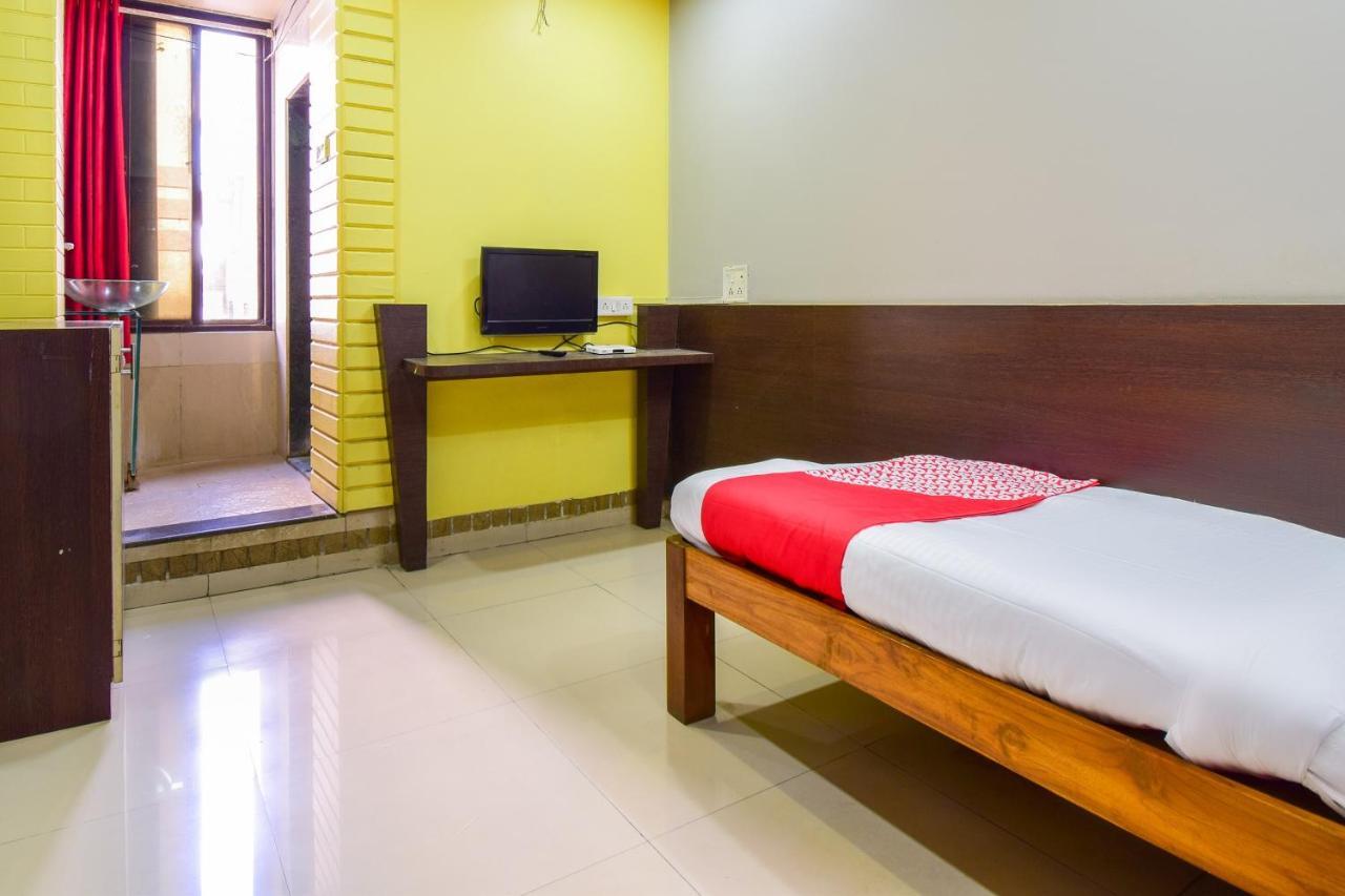 Oyo 67509 Hotel Tukson Narayangaon Exterior foto